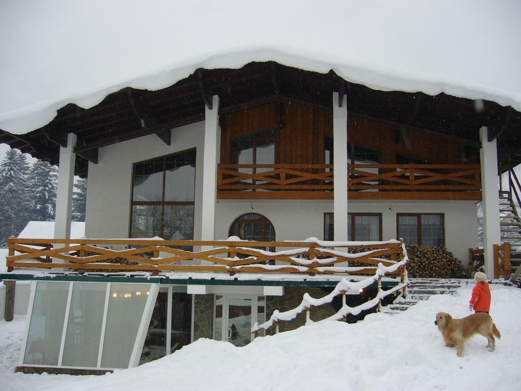 Rai-Ski-Domik Hotel Krasnaja Poljana Buitenkant foto